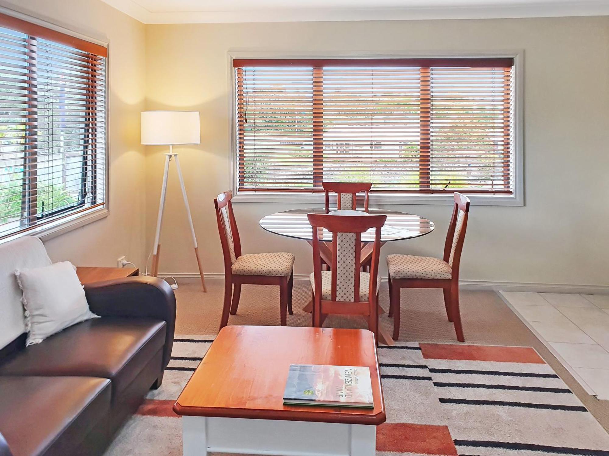 Whangaparaoa Lodge מראה חיצוני תמונה